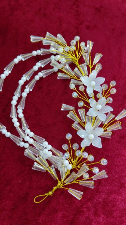 WHITE FLOWERS WITH WHITE BEED TUSSLES